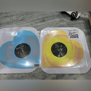 Taylor Swift - LOVER (Live From Paris) HEART SHAPED Vinyl 2xLP